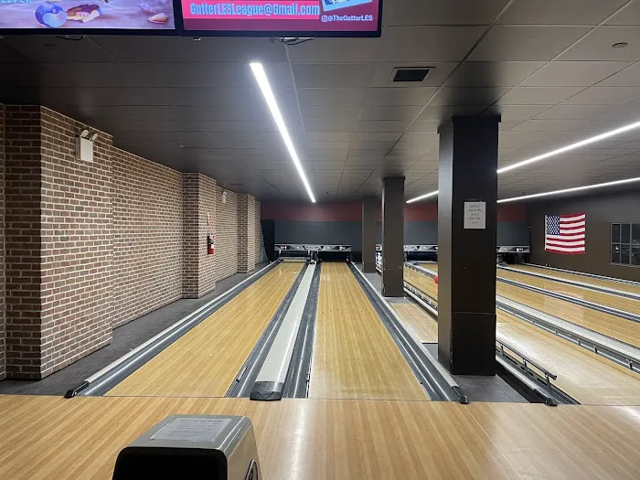 The Gutter L.E.S. Picture 7