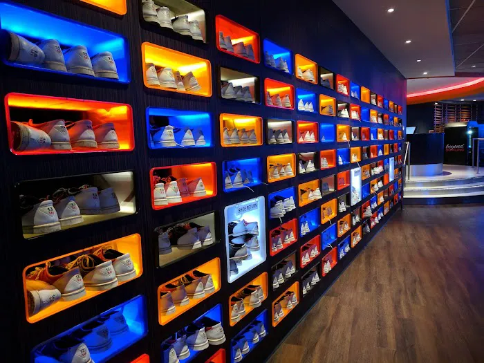 Frames Bowling Lounge Picture 9