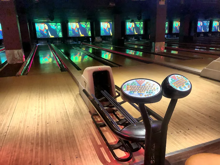 Frames Bowling Lounge Picture 10