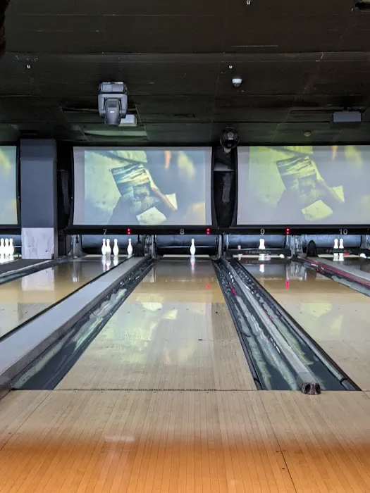 Better Off Bowling - New York Picture 2