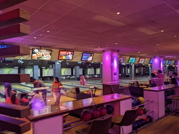 Better Off Bowling - New York Picture 1