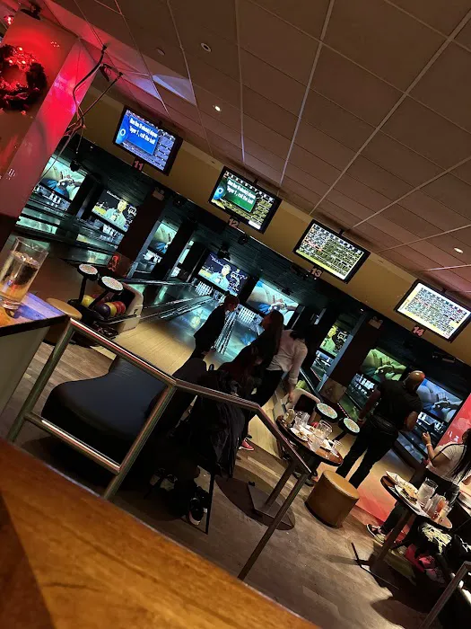 Better Off Bowling - New York Picture 4