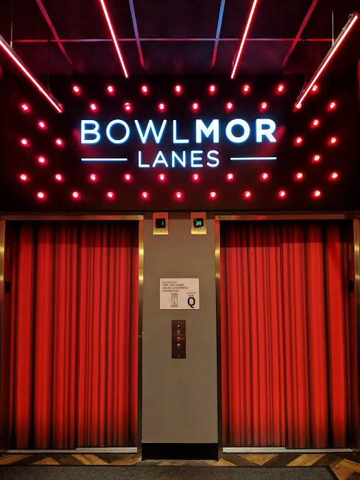 Lucky Strike Times Square Picture 2