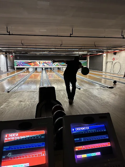 The Gutter Bar LIC Picture 6