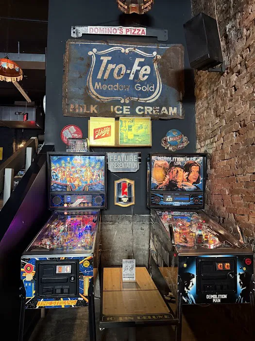 The Gutter Bar LIC Picture 8