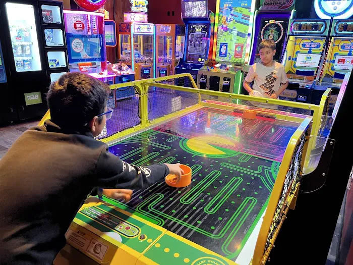 Lucky Strike Queens Picture 2