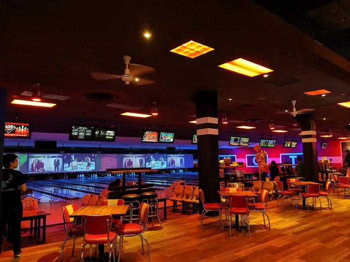 Lucky Strike Queens Picture 3