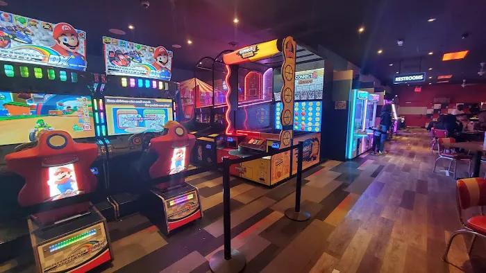 Lucky Strike Queens Picture 7