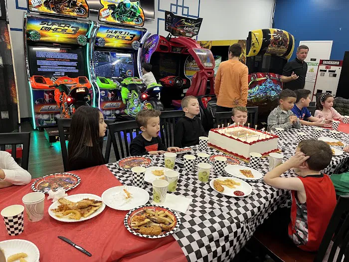 Fort Hamilton Bowling Center Picture 8