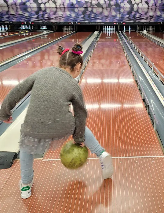 Fort Hamilton Bowling Center Picture 2