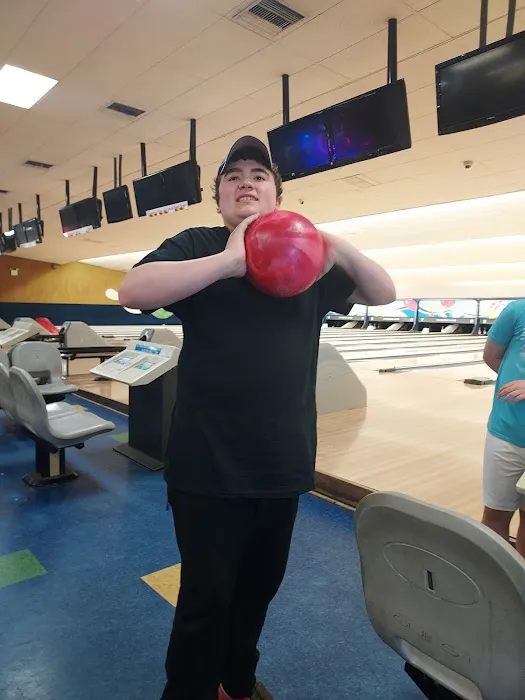 Whitestone Lanes Picture 7