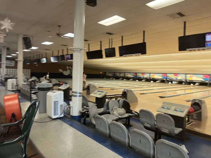 Whitestone Lanes Picture 2