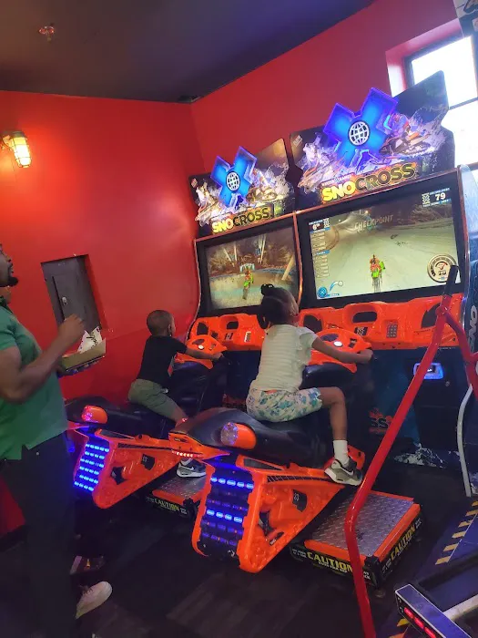 Bowlero Belleville Picture 2