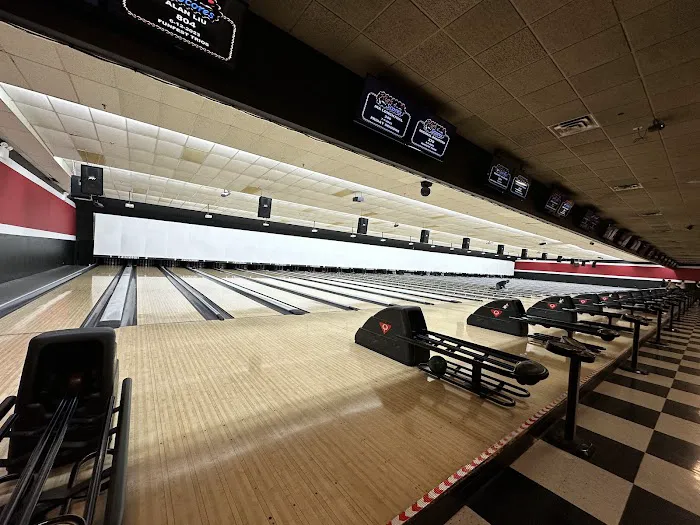 Gil Hodges Lanes Picture 5