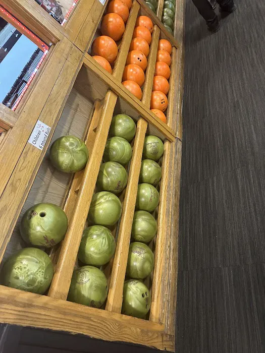 Gil Hodges Lanes Picture 2