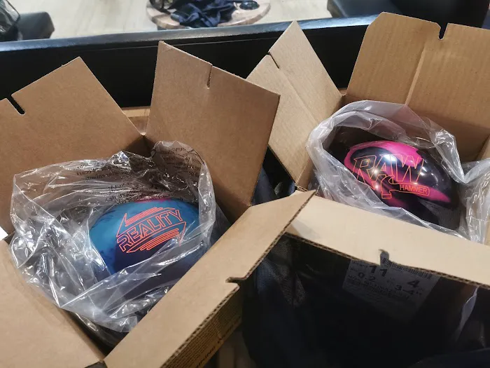 Dino's Pro Shop Picture 8