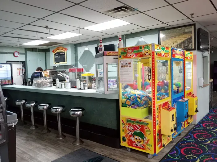 San-Dee Lanes of Malverne Picture 8