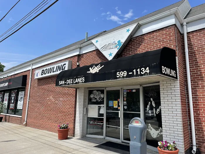 San-Dee Lanes of Malverne Picture 2