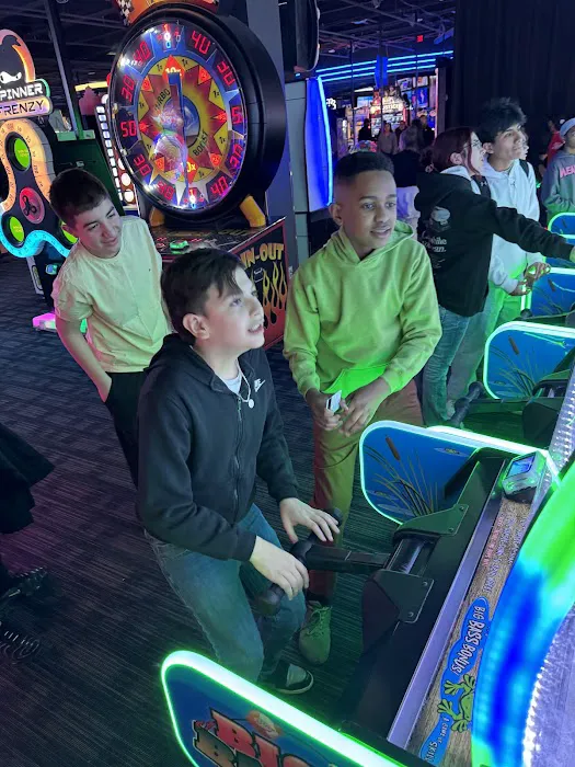 Dave & Buster's Wayne Picture 2