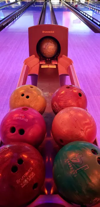 Bowlero Fair Lawn Picture 1