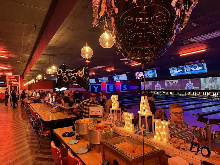 Bowlero Fair Lawn Picture 6