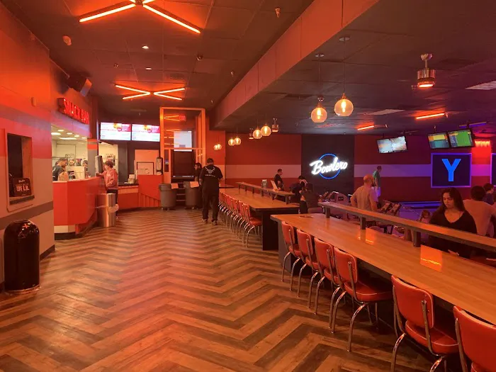 Bowlero Fair Lawn Picture 2