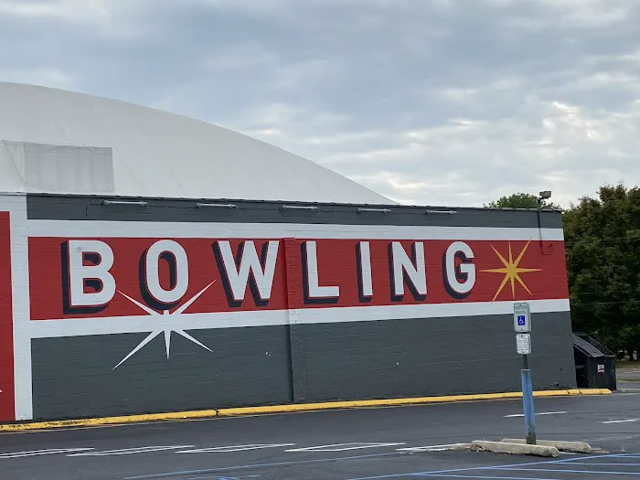 Bowlero Fair Lawn Picture 9