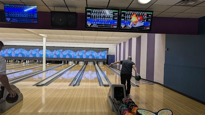 T-Bowl Lanes Inc Picture 2