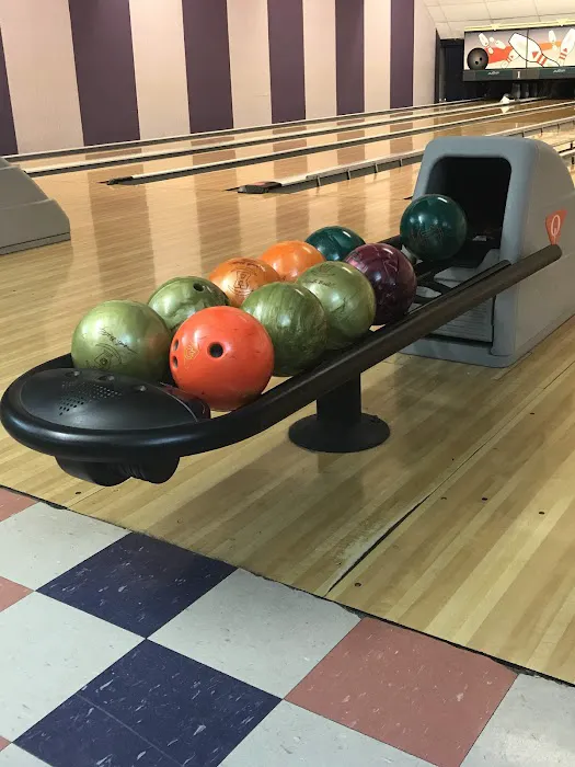 T-Bowl Lanes Inc Picture 3
