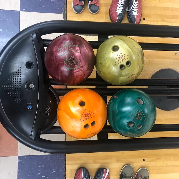 T-Bowl Lanes Inc Picture 4