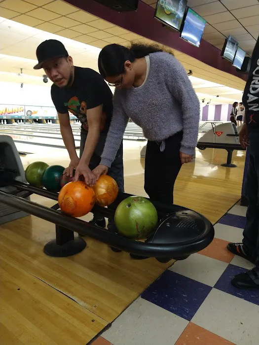 T-Bowl Lanes Inc Picture 1
