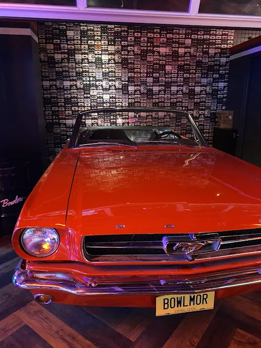 Bowlero White Plains Picture 5