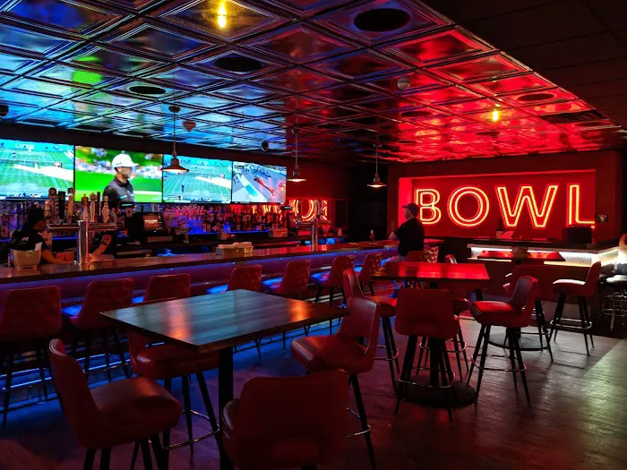 Bowlero White Plains Picture 9