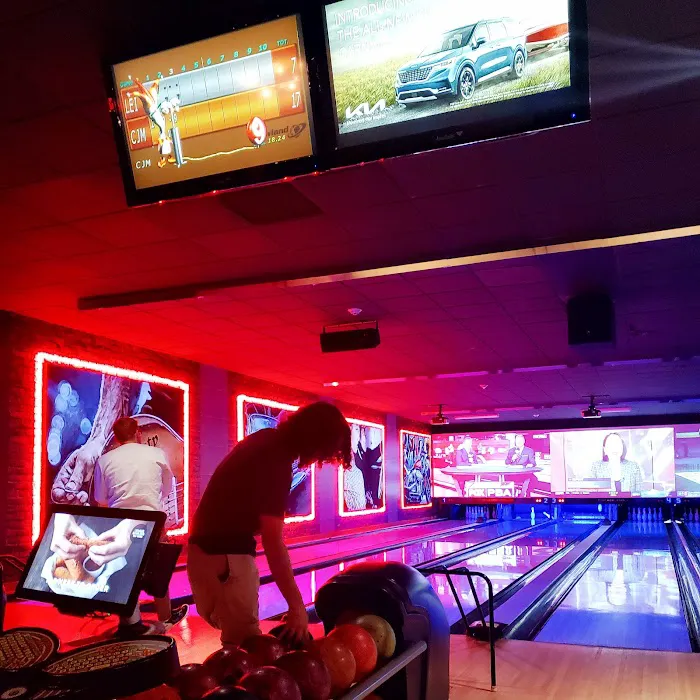 Bowlero White Plains Picture 1