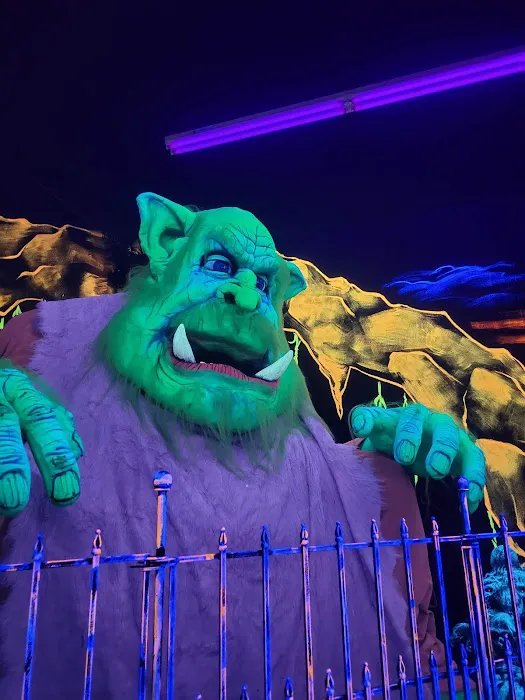 Monster Mini Golf Garden City Picture 1