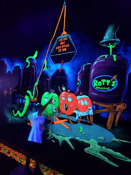 Monster Mini Golf Garden City Picture 6