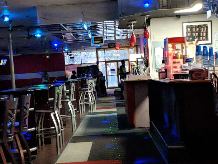 Baldwin Bowl & Lounge - Ultra Lanes Picture 6