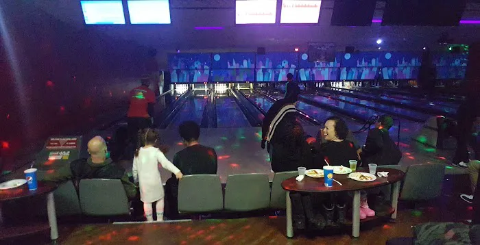 Baldwin Bowl & Lounge - Ultra Lanes Picture 7