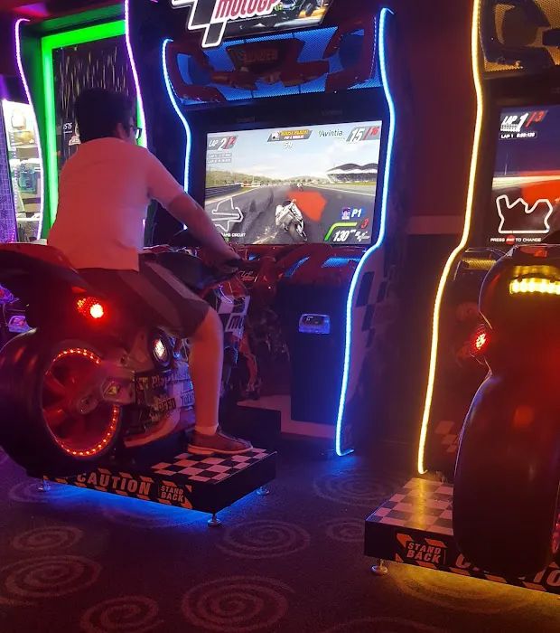 AMF Garden City Lanes Picture 10