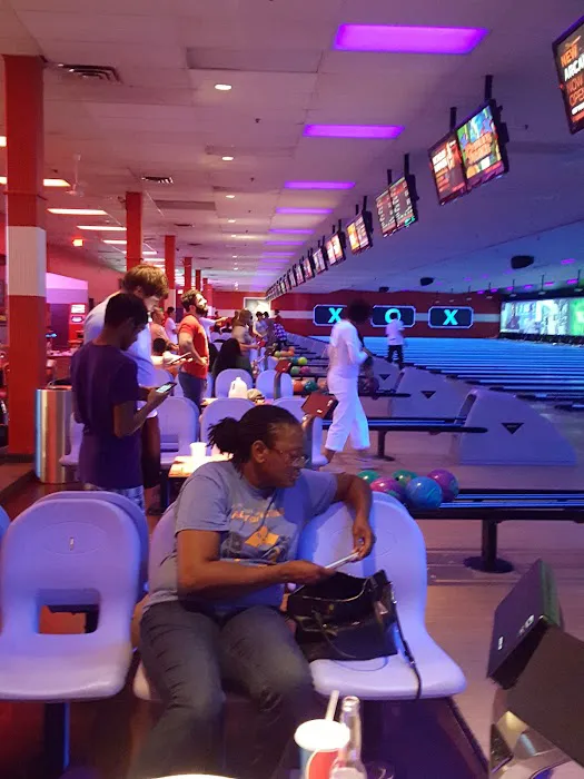 AMF Garden City Lanes Picture 8