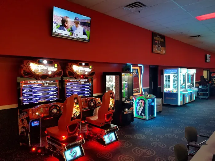 AMF Garden City Lanes Picture 9