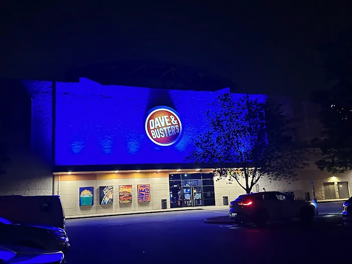 Dave & Buster's Westbury Picture 3