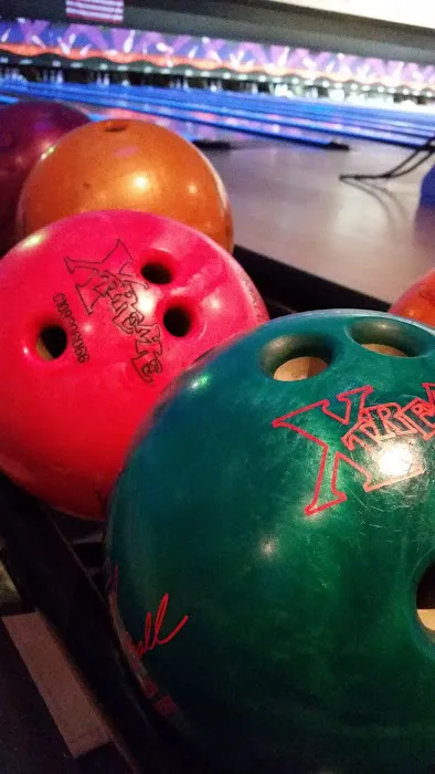 Bowlero East Meadow Picture 2