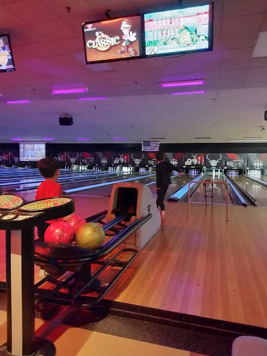 AMF Wantagh Lanes Picture 1