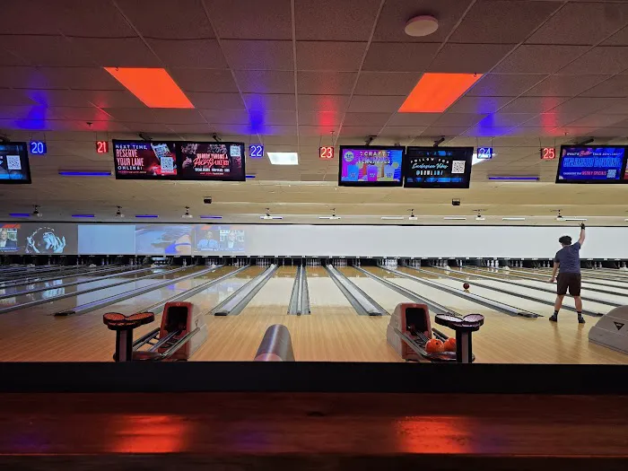 AMF Wantagh Lanes Picture 2