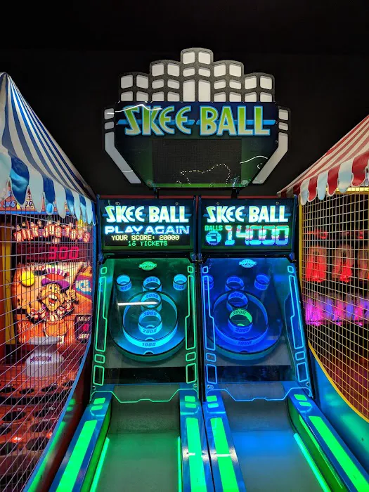 Round1 Bowling & Arcade Broadway Commons Picture 1