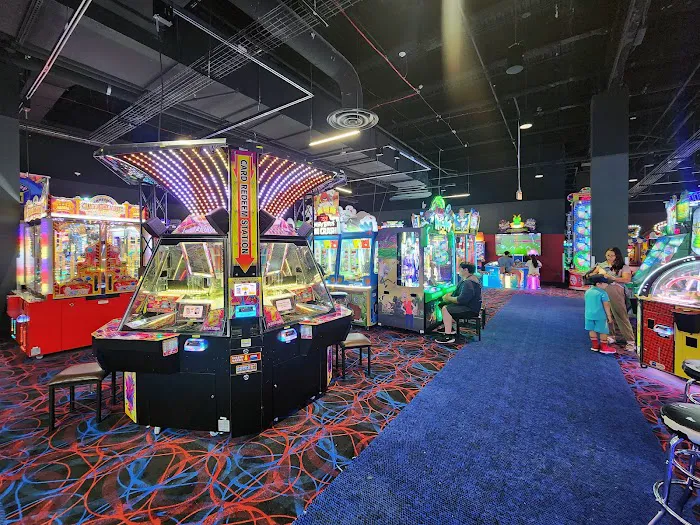 Round1 Bowling & Arcade Broadway Commons Picture 10