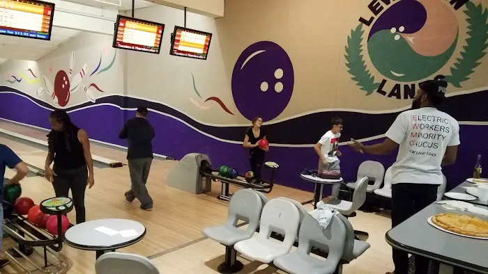 Levittown Lanes Picture 2