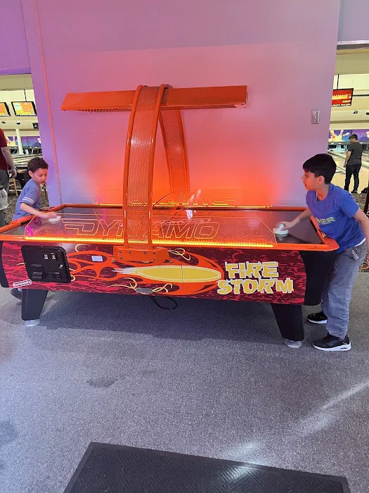 Levittown Lanes Picture 7