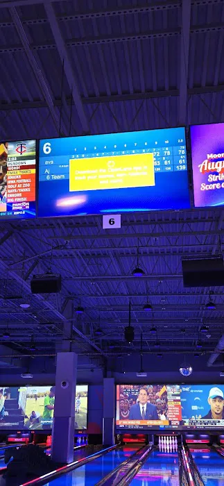 Round1 Bowling & Arcade Elizabeth - The Mills at Jersey Gardens Picture 10